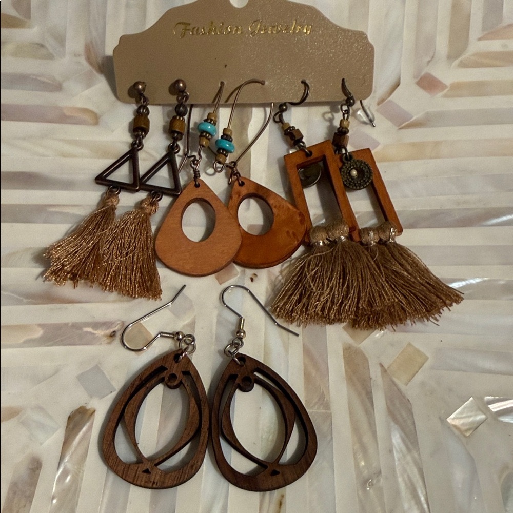 Any offers accepted 🎉Carved Wood Earring Collection ( set of 4)